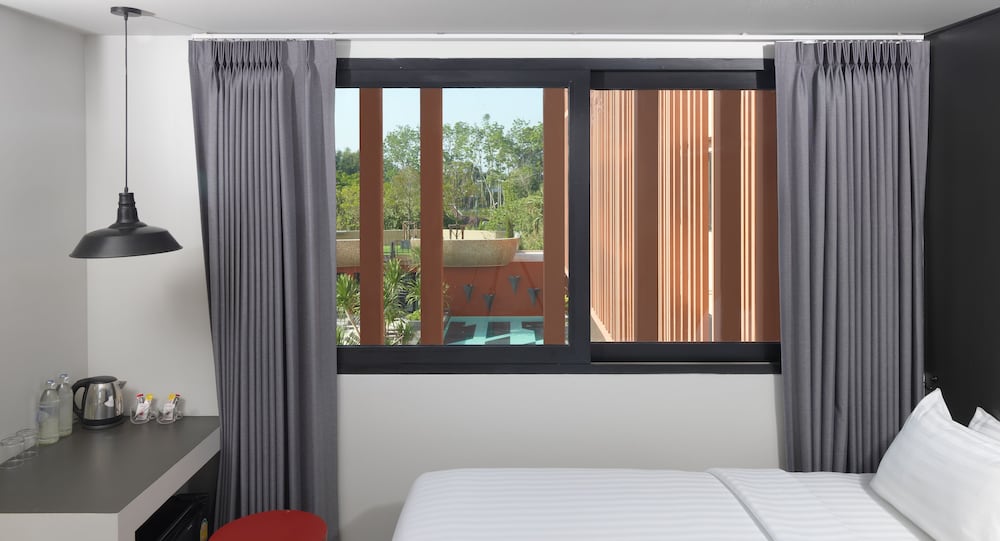 Honeymoon Room, 1 King Bed, Non Smoking, Pool View - Photo 1