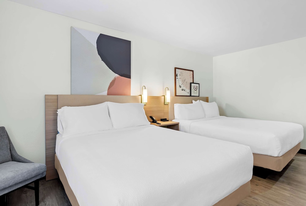 Room, 2 Queen Beds, Accessible, Bathtub (Mobility & Hearing) - Photo 1