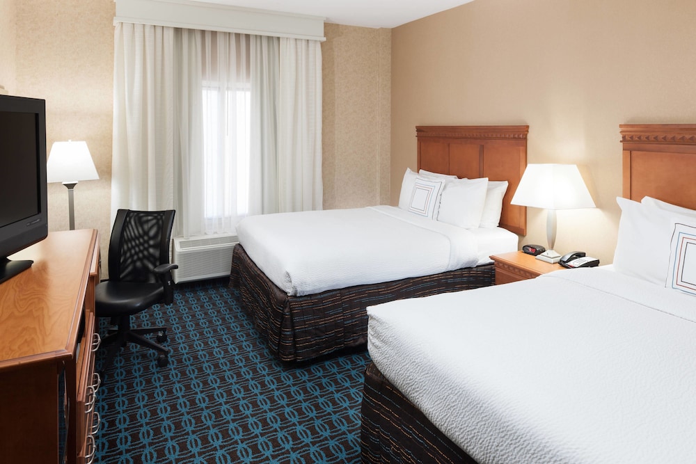 Room, 2 Queen Beds - Photo 1
