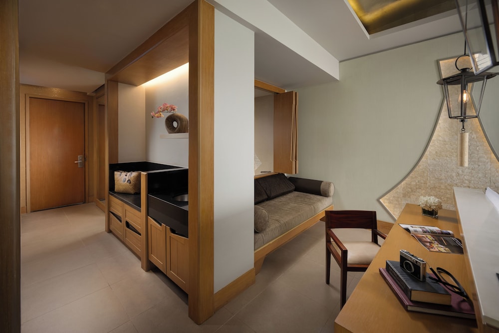 Premier Room, Ocean View, 1 King Bed - Photo 6