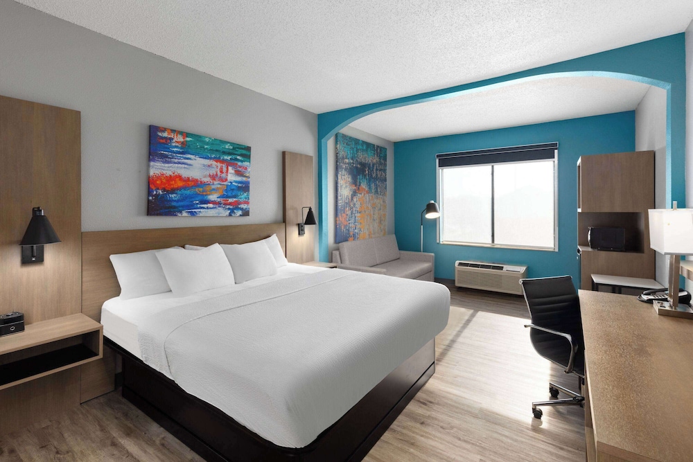 Room, 1 King Bed, Non Smoking - Photo 1