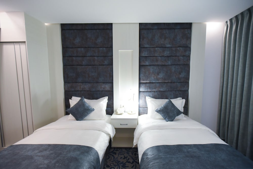 Standard Twin Room, 2 Twin Beds - Photo 2