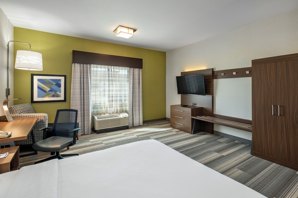 Standard Room, 1 King Bed (Extra Floor Space)