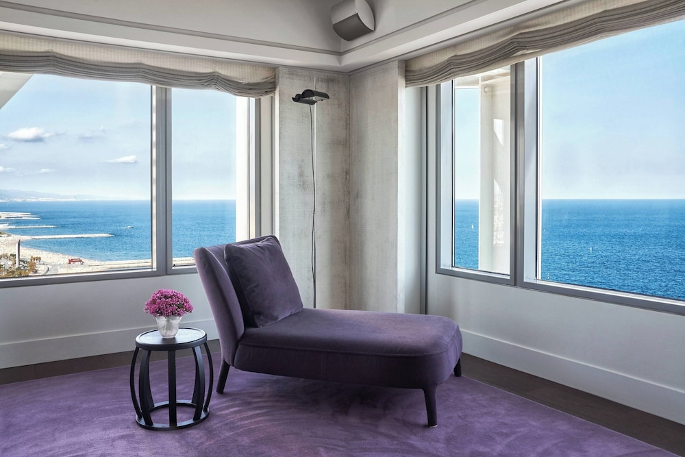 Club Suite, 1 Bedroom (Arts)