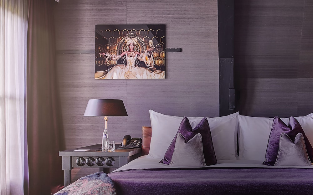 Signature Suite