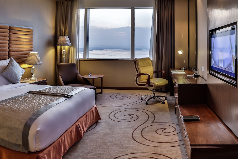 Deluxe Room, 1 King Bed, River View (Fleuve) photo 1