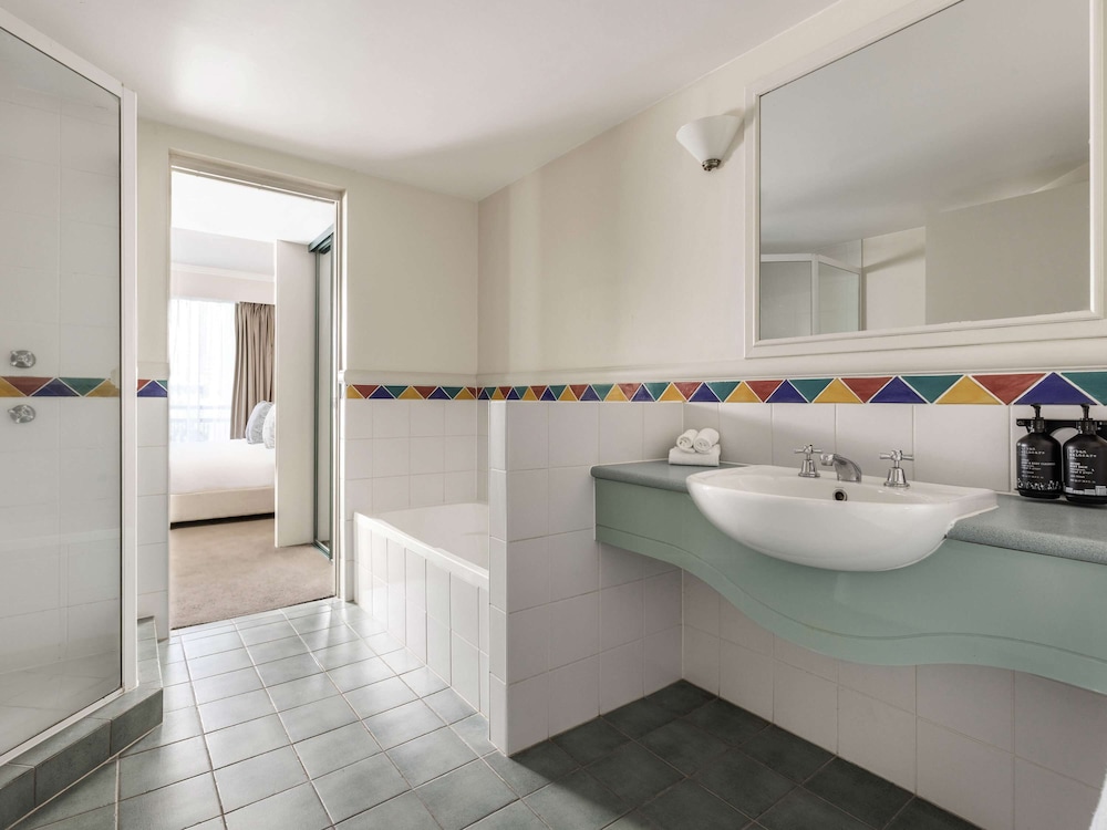 2 Bedroom - Photo 8