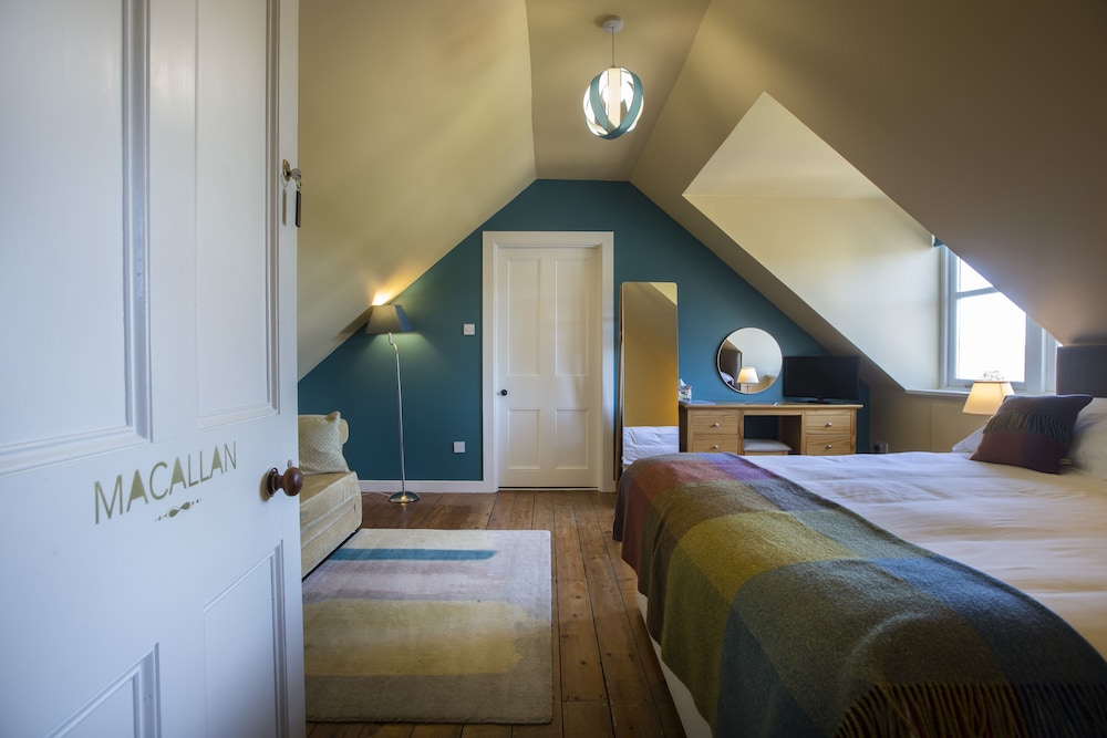 Standard Double Room (Macallan)