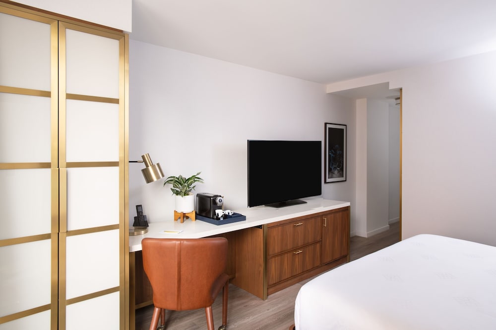 Classic Room, 1 King Bed
