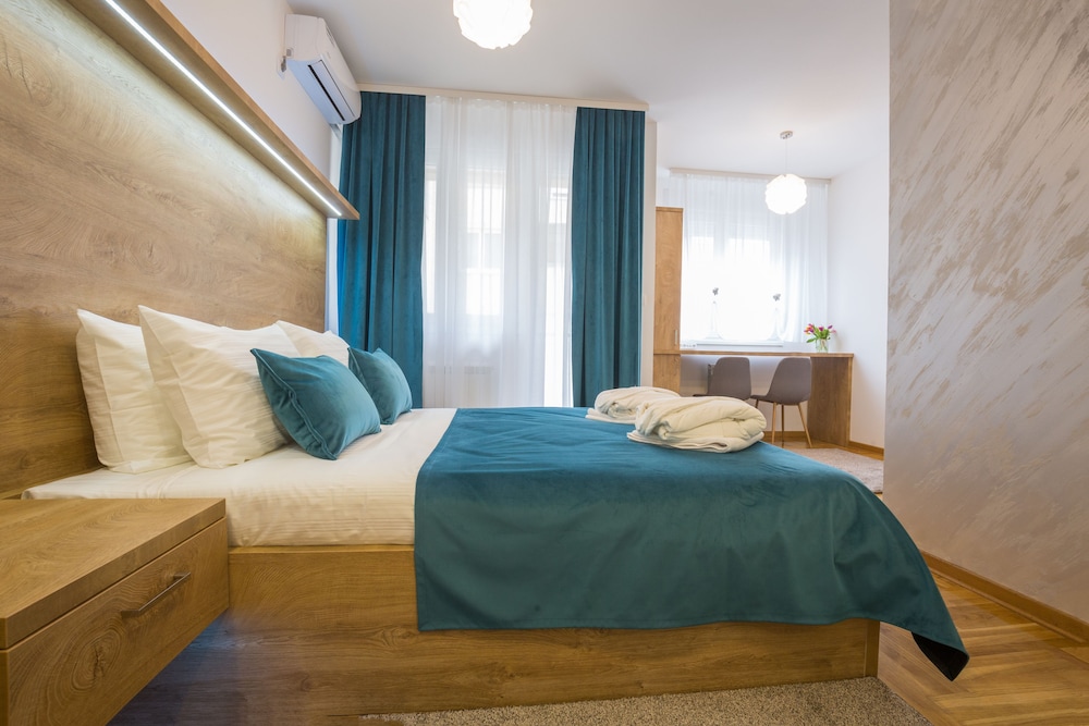 Studio, 1 Queen Bed, Non Smoking, Balcony photo 2