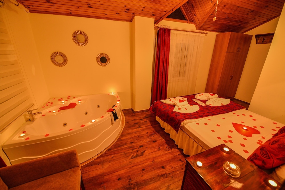 Room, Jetted Tub photo 1