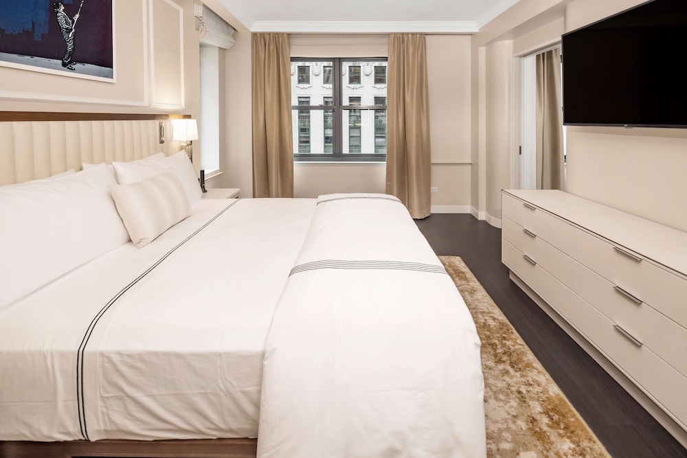 Premier Suite, 1 Bedroom (3x3 Shower)