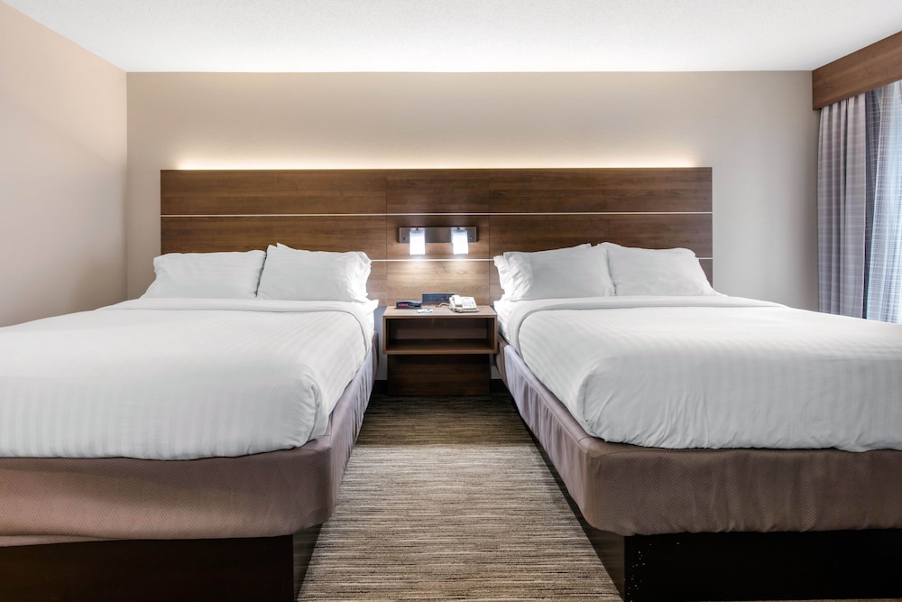 Standard Room, 2 Queen Beds - Photo 3