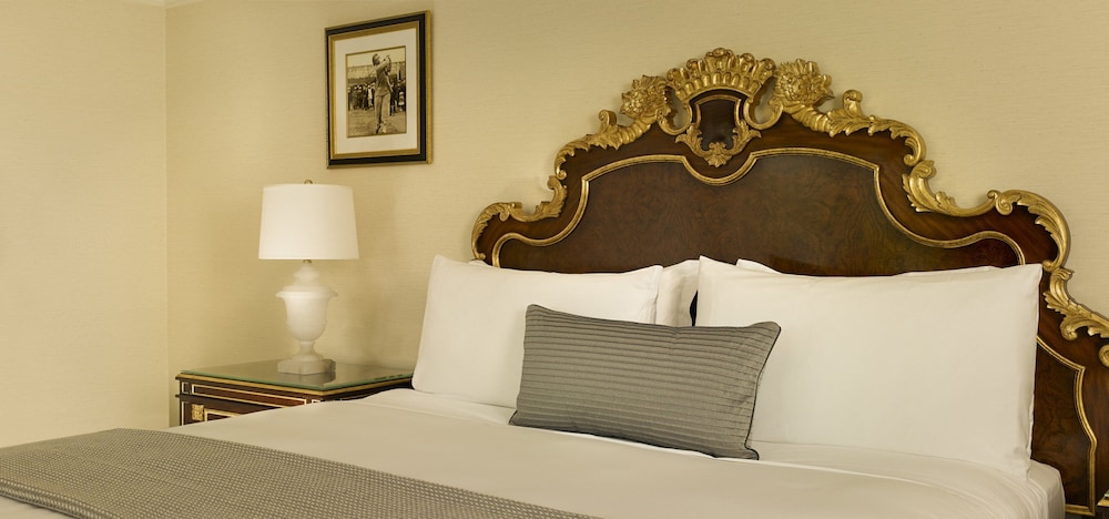 Deluxe Room, 1 King Bed - Photo 3