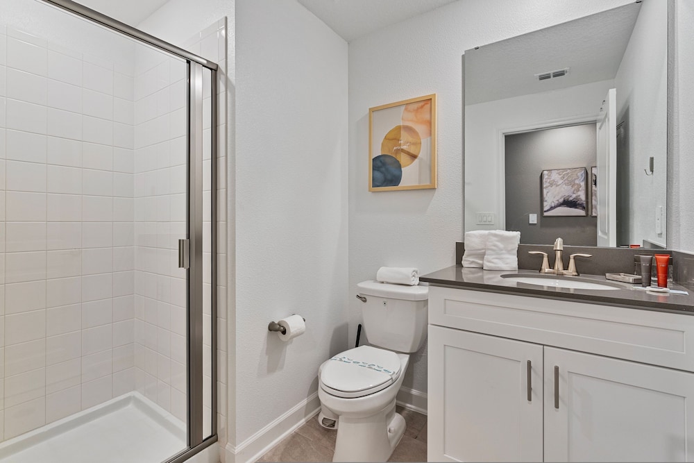 Brand New Home 5 Bedrooms 4 Baths At Storey Lake, Photo 4