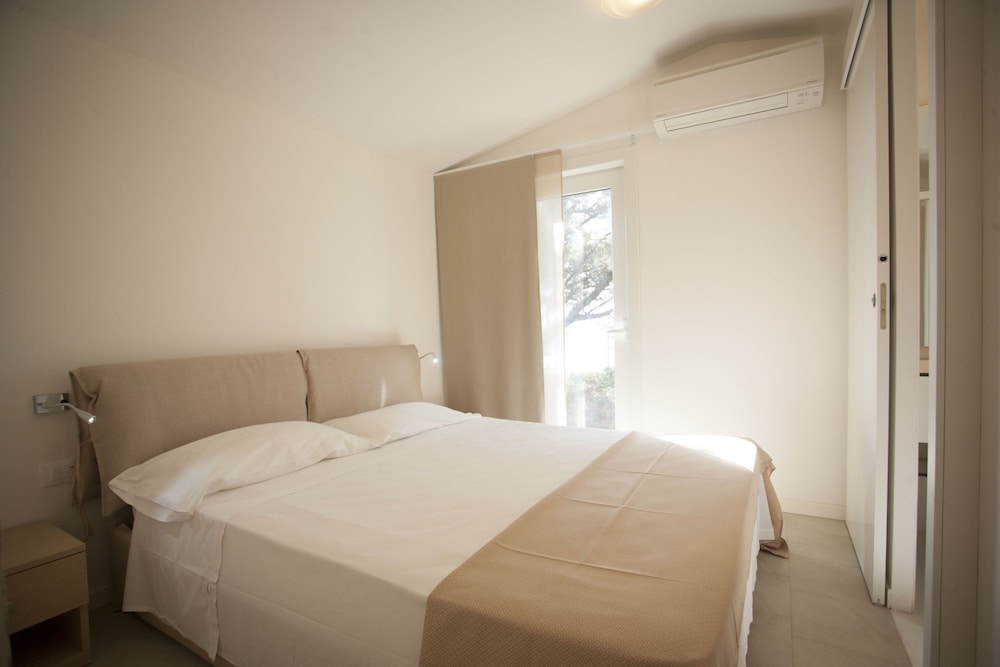Premium Bungalow, 2 Bedrooms, Terrace, Garden Area photo 1