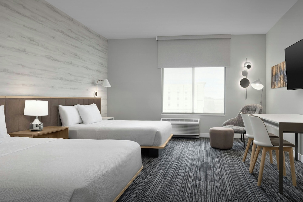Studio, 2 Queen Beds (Mobility Accessible, Tub)