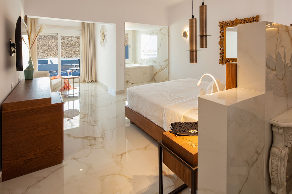 Nissaki VIP Suite with Indoor Hot Tub, Sea View - Photo 1