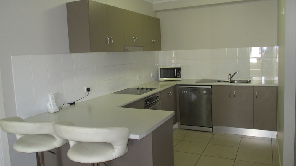 2 Bedroom Apartment with Balcony photo 2