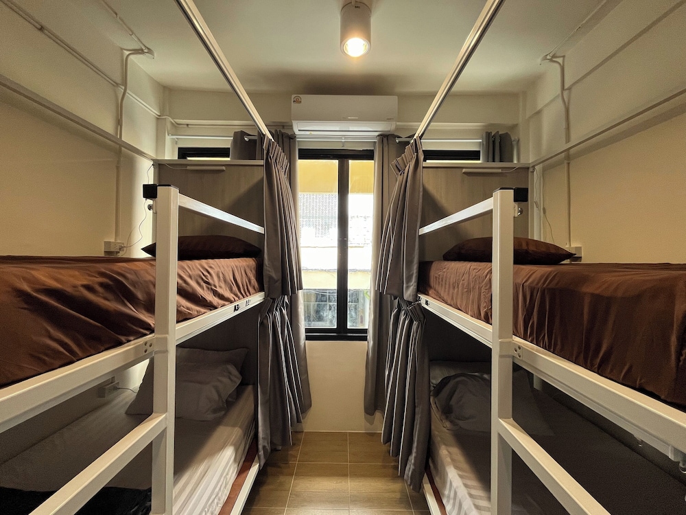 8-Bed Male Dormitory Room photo 1