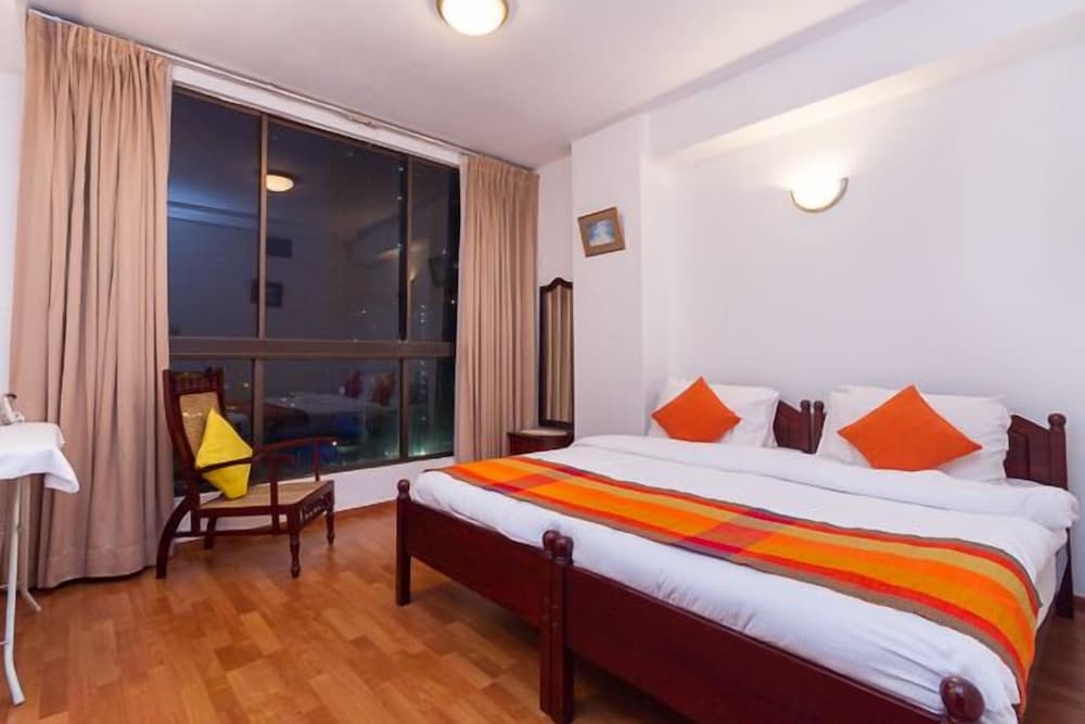 Luxury Apartment, 2 Bedrooms, Balcony, Sea Facing