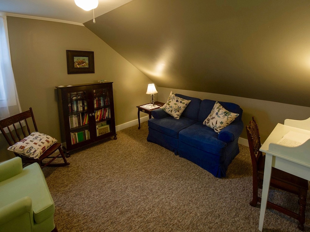 Suite, 1 Queen Bed, Non Smoking photo 1