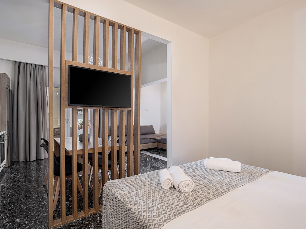 Family Suite with Balcony - Photo 3
