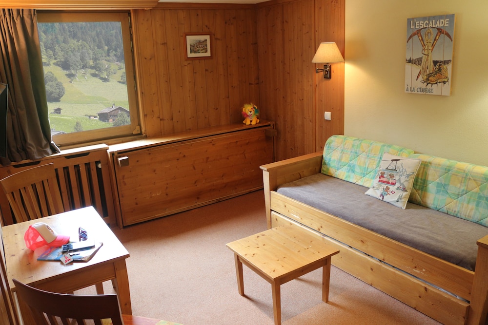 Room, 2 Bedrooms photo 1