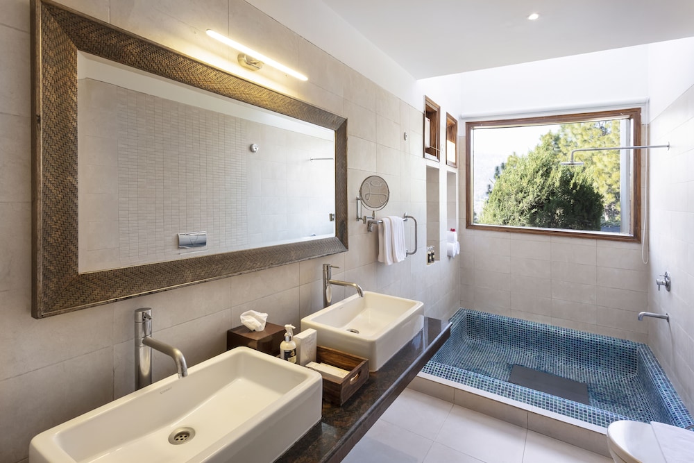 Luxury Double Room, 1 King Bed photo 2