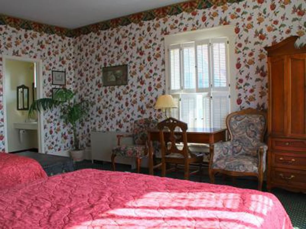 Premium Double Room, Ensuite, Lake View (VICTORIAN HARBOR VIEW) photo 3