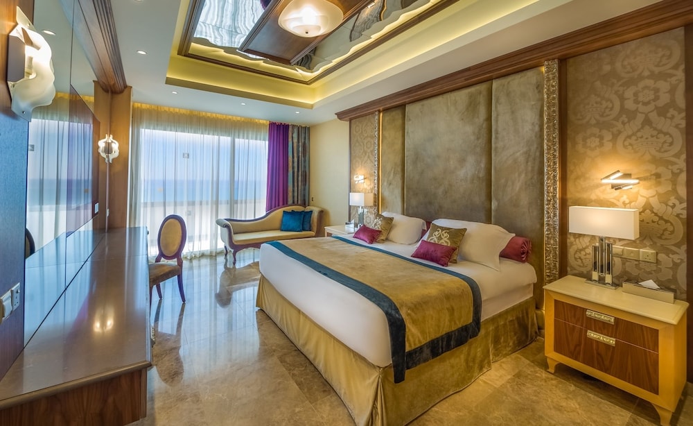 Suite, Sea View (King) - Photo 8