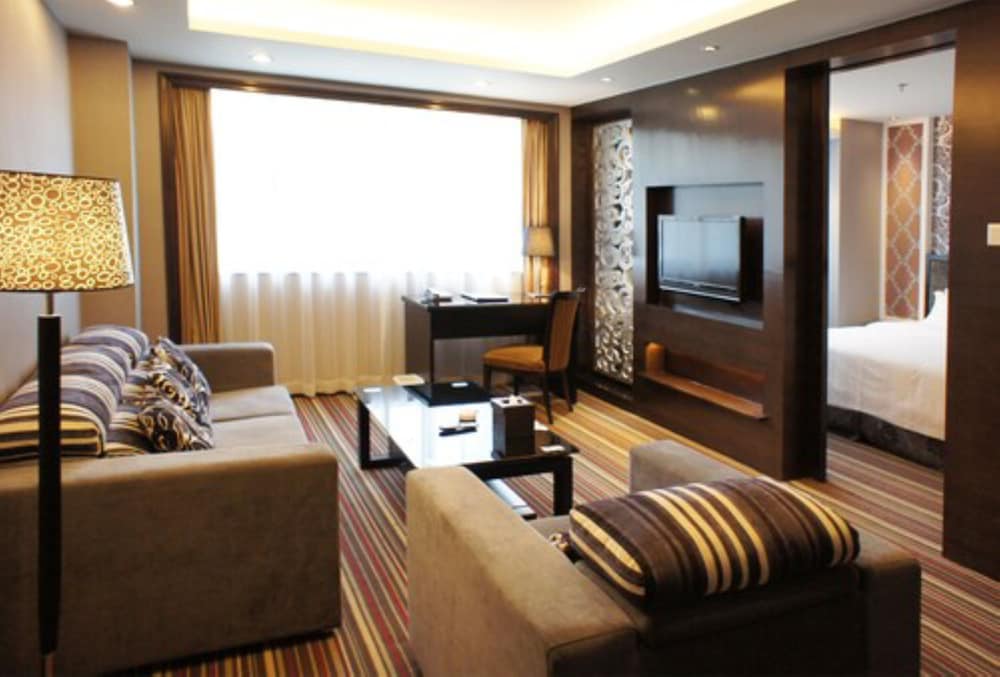 Luxury Suite photo 3