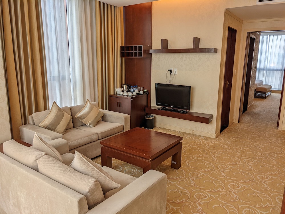 Deluxe Suite - Photo 5