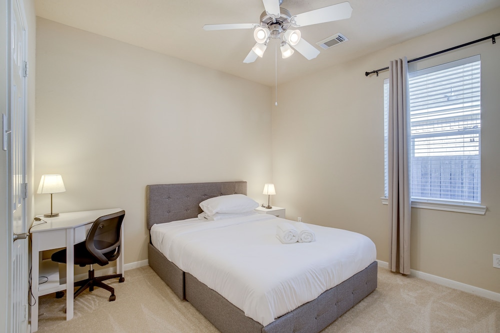 House (4 Bedrooms) photo 1