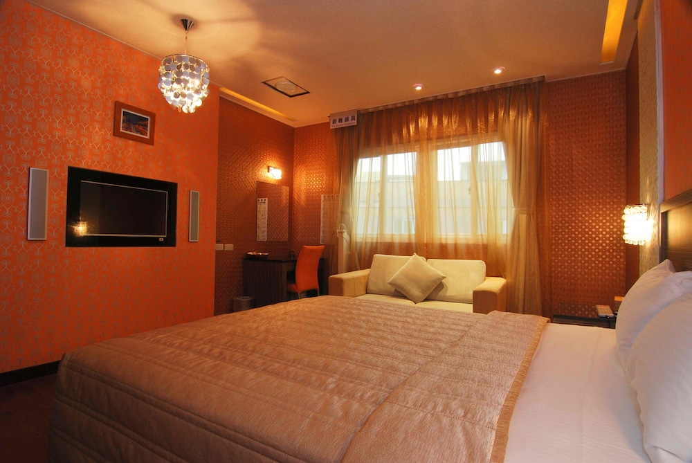 Deluxe Suite photo 2