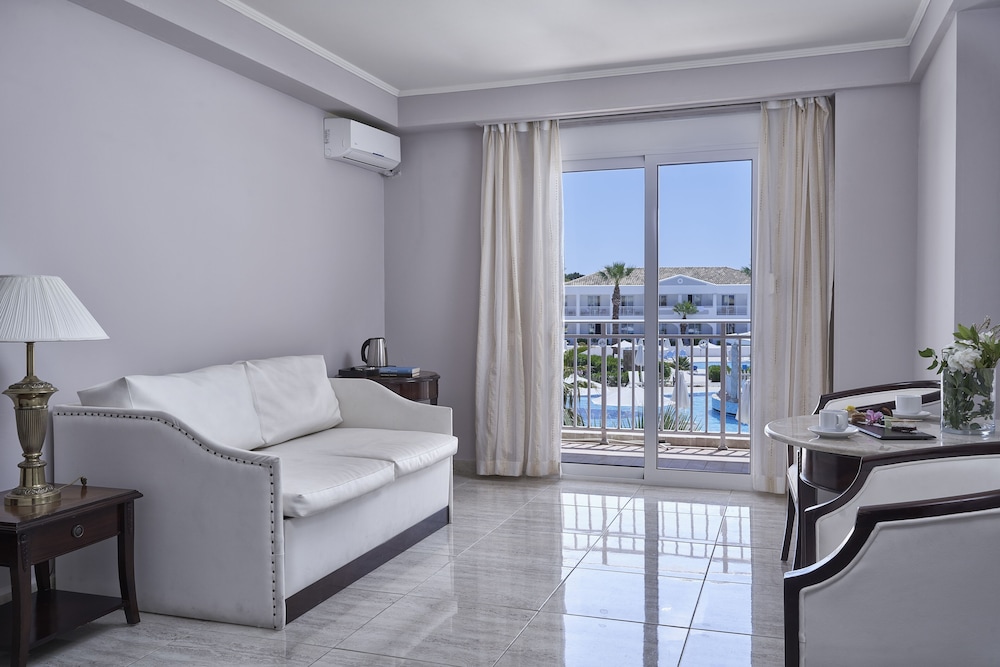 Junior Suite, Garden View - Photo 2
