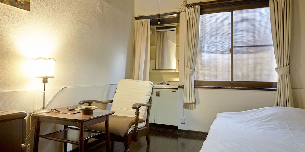 Economy Double Room, 1 Large Twin Bed (For 1 people, Check in time 4pm-10pm) photo 3