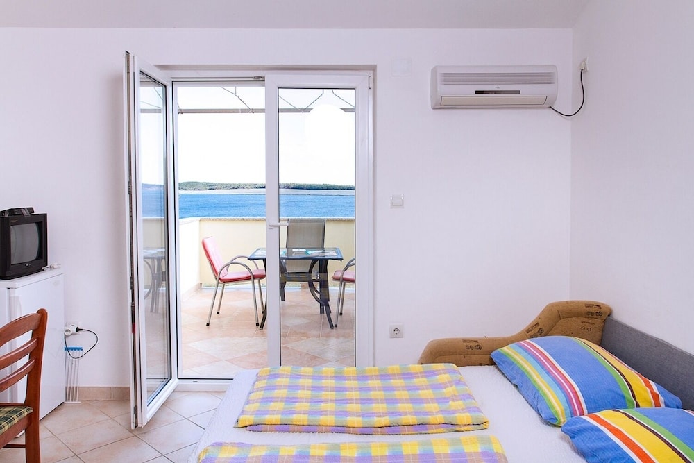Apartment (Super - 50 m from pebble beach - A7 G) photo 2