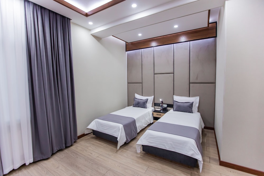 Standard Twin Room - Photo 1