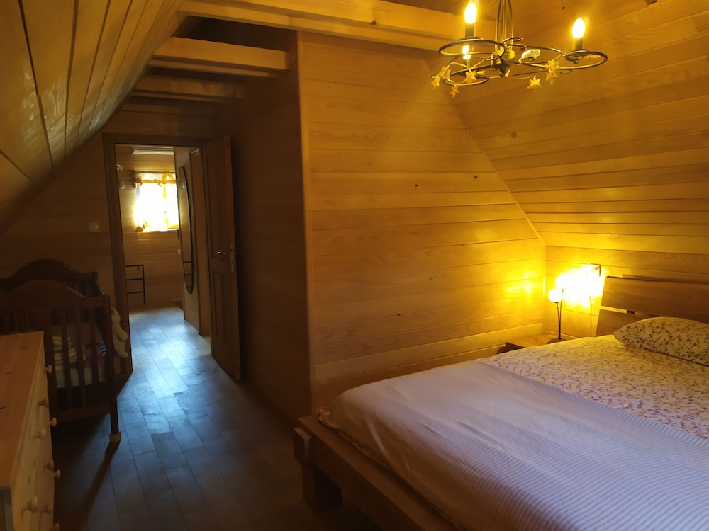 Family Chalet, 2 Bedrooms, Non Smoking, River View photo 3