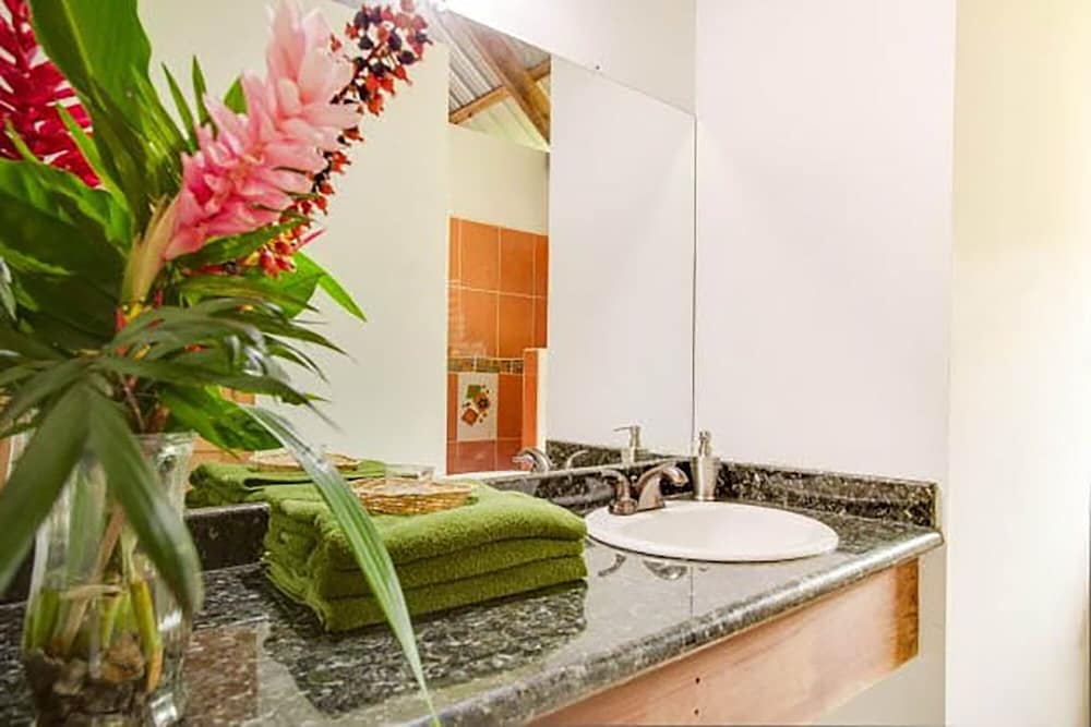 Family Suite, 2 Bedrooms, Non Smoking, Garden View photo 3