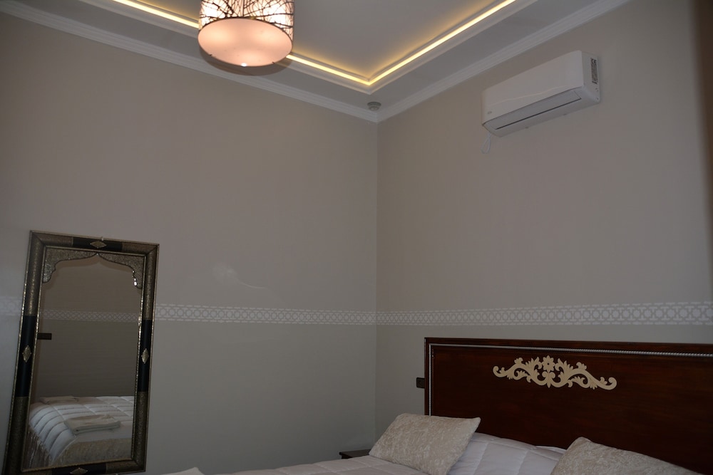 Deluxe Room - Photo 9