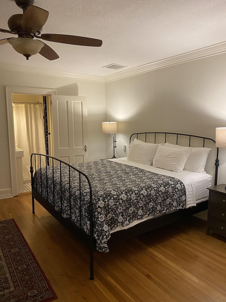 1937 King Vista Suite photo 1