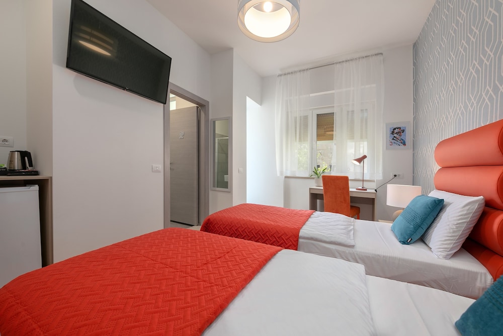 Superior Double or Twin Room, City View - Photo 34