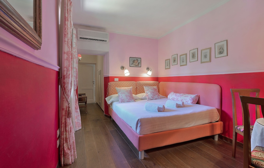 Classic Double Room, Garden View