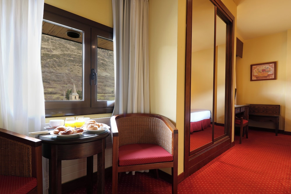 Superior Room (4 adults) - Photo 4