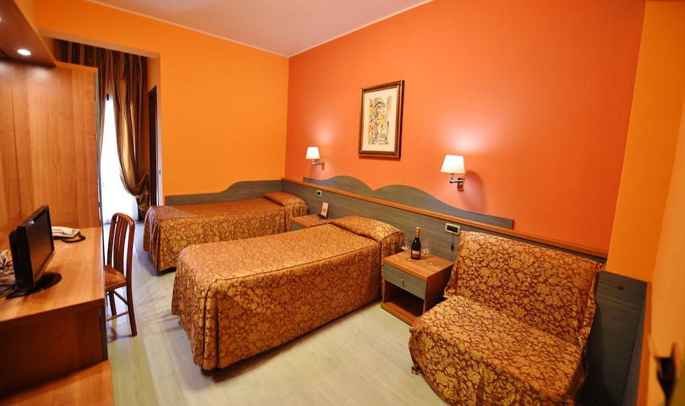 Double or Twin Room photo 2