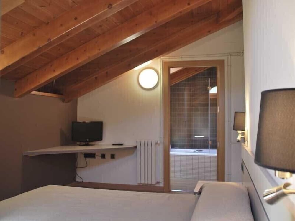Single Room - Photo 1