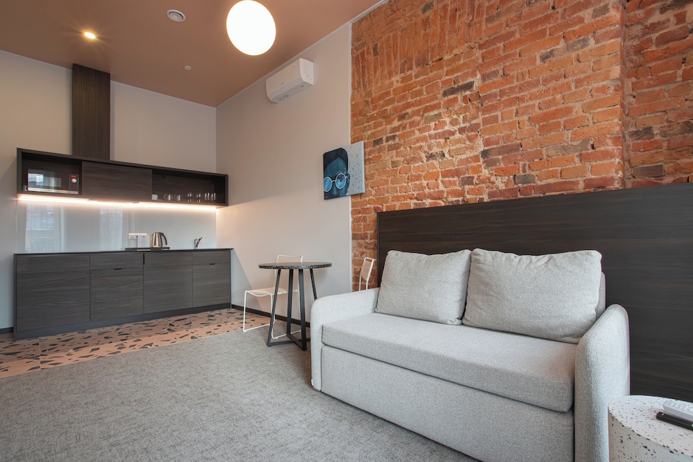 City Apartment - Photo 9