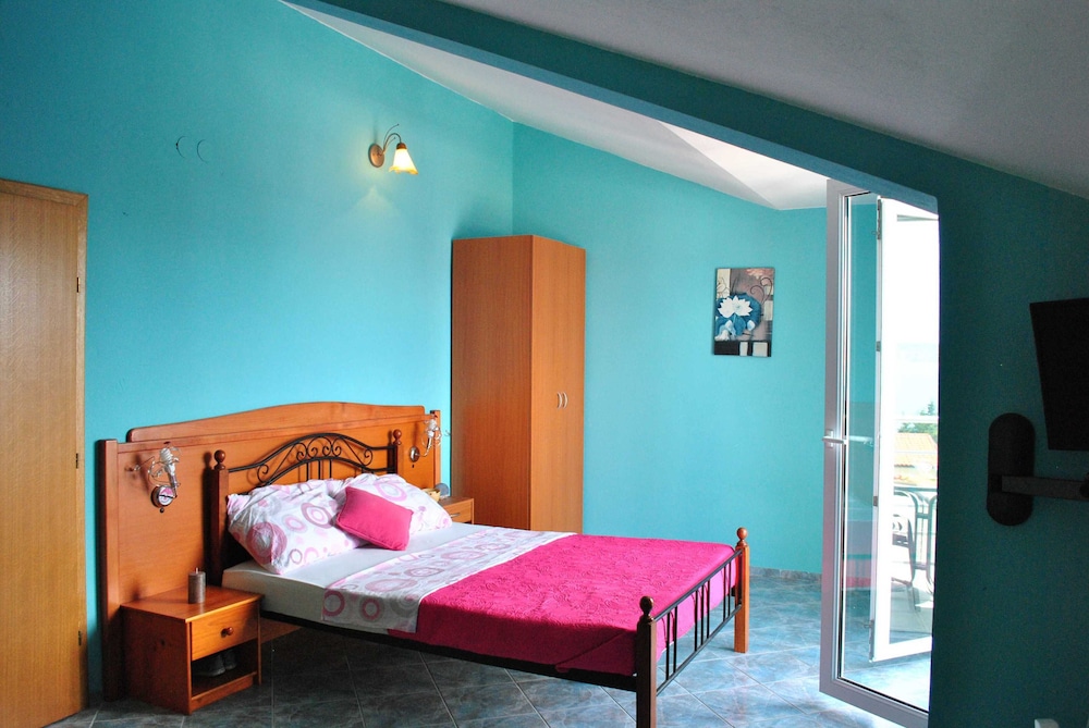 Studio (Studio Apartment with Sea View) photo 1